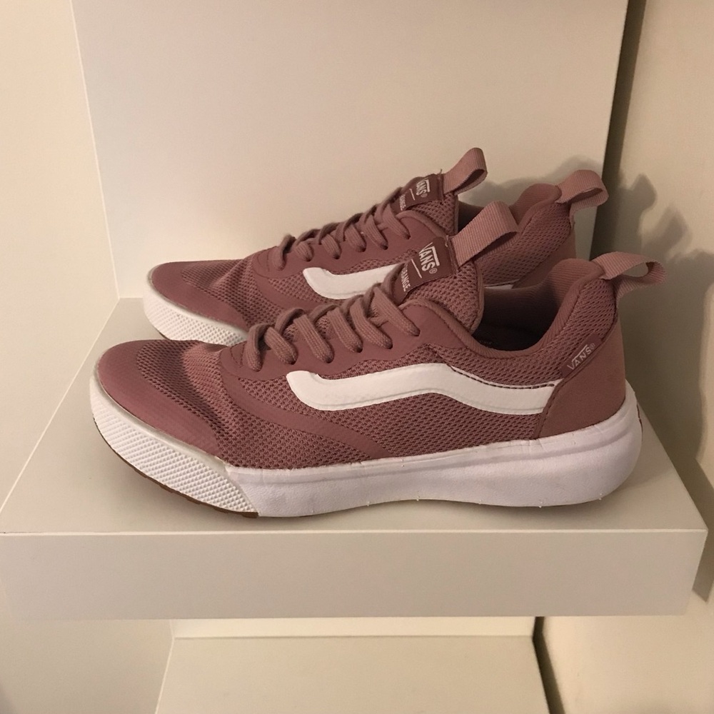 Vans UltraRange Low Top Shoes - Picture 2 of 8